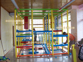 Montaggio rivestimento playground